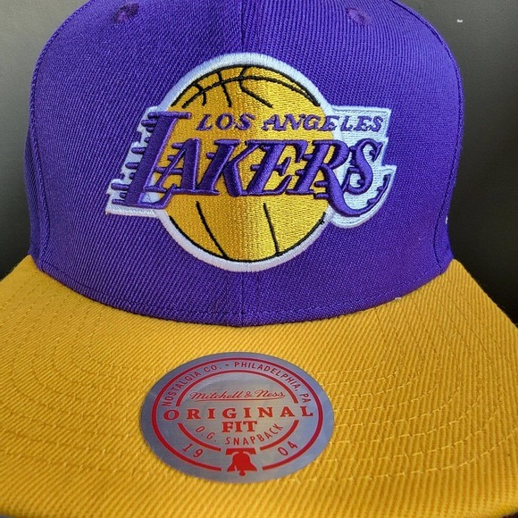 Mitchell & Ness Los Angeles Lakers Patch Overload Snapback Purple Yellow NWT - Picture 2 of 9